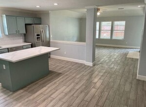 3116 Creek Bank Ln in Pearland, TX - Building Photo - Building Photo