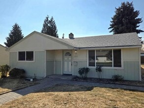 1211 Utah St in Wenatchee, WA - Building Photo - Building Photo