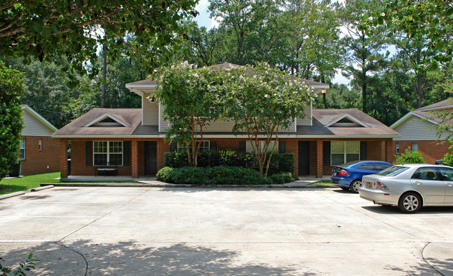 1909 Honeysuckle Dr in Tallahassee, FL - Building Photo - Building Photo