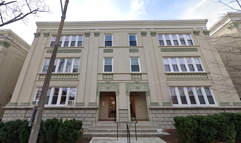 72 Egmont St, Unit 1 in Brookline, MA - Foto de edificio