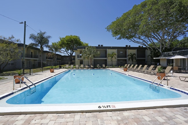 Atlas at Bay Point in St. Petersburg, FL - Building Photo - Building Photo