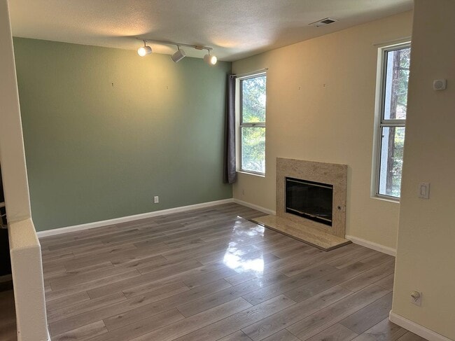 450 Navaro Way in San Jose, CA - Building Photo - Building Photo