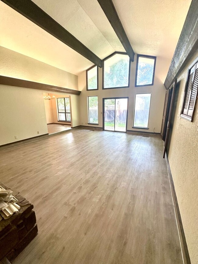property at 2204 W Boston St
