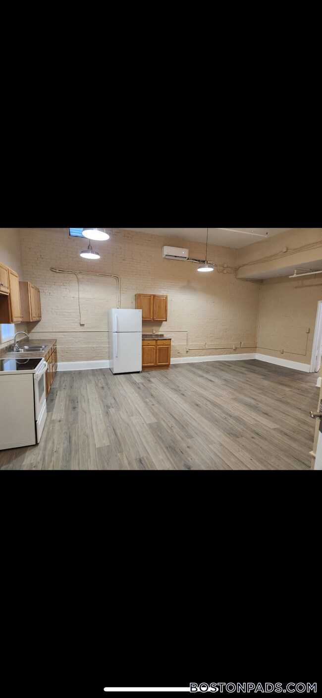 7 N Main St-Unit -406 in Attleboro, MA - Building Photo - Building Photo