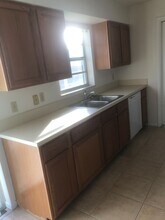 619 SE Clifton Ln in Port St. Lucie, FL - Building Photo - Building Photo