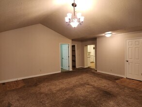 1721 E 4620 S in Millcreek, UT - Foto de edificio - Building Photo