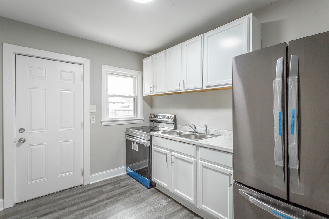 5109-5111 Sunbeam Ave in Chattanooga, TN - Building Photo