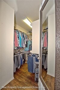 713 Shadowhill St photo'