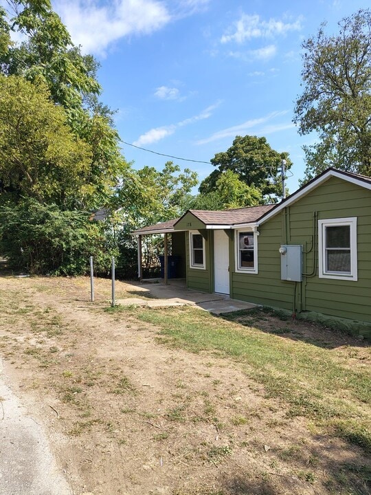 178 Walnut St in Hollister, MO - Building Photo