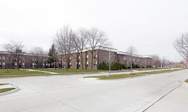 Leisure  Manor I in St. Clair Shores, MI - Building Photo - Building Photo