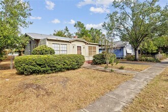 113 W Powhatan Ave in Tampa, FL - Building Photo - Building Photo
