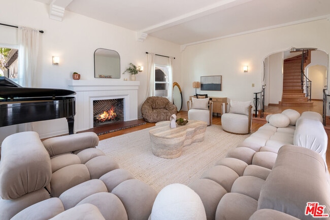property at 172 S Alta Vista Blvd