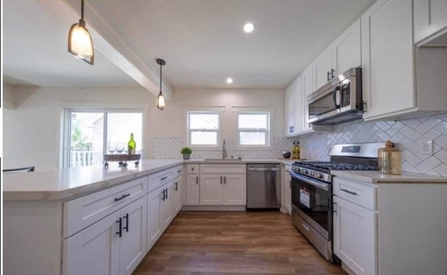 1327 W 77th St in Los Angeles, CA - Building Photo - Building Photo