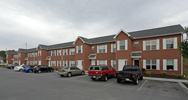 126 Murrell Meadows Dr in Sevierville, TN - Foto de edificio - Building Photo