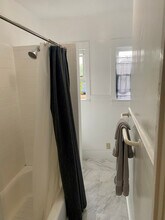 2102 6th St, Unit 1 in Santa Monica, CA - Building Photo - Building Photo