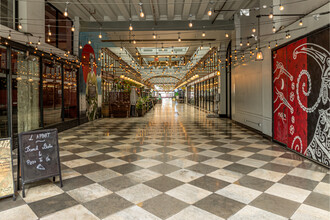 Spring Arcade Building in Los Angeles, CA - Foto de edificio - Building Photo