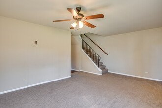 1160 Brockton Ct in Aurora, IL - Building Photo - Building Photo