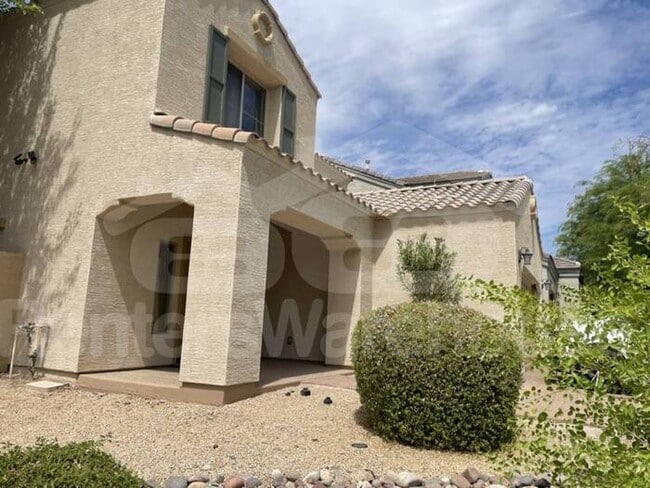 2328 W Skinner Dr in Phoenix, AZ - Foto de edificio - Building Photo