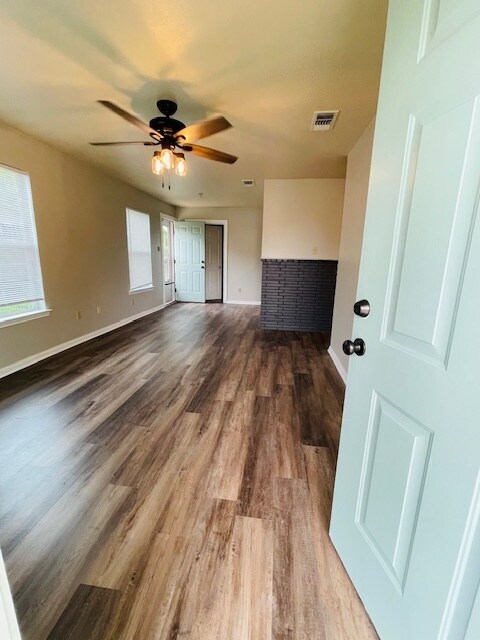 111 Farhill Ln in San Antonio, TX - Building Photo - Building Photo