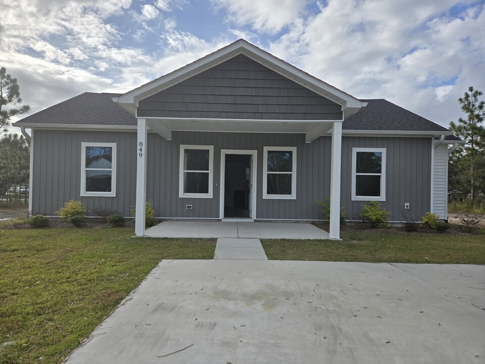 849 Nicklaus Rd in Southport, NC - Building Photo