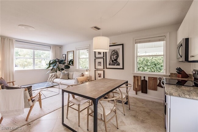 940 10th St N in Naples, FL - Building Photo - Building Photo