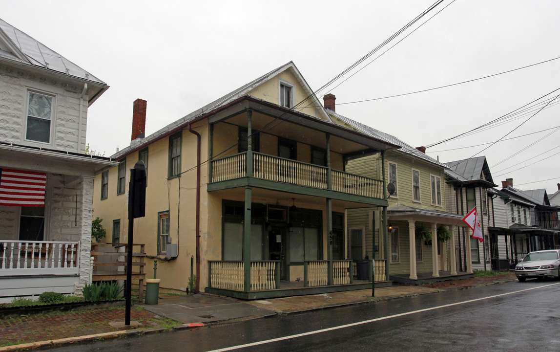 450-452 Loudoun St in Winchester, VA - Building Photo