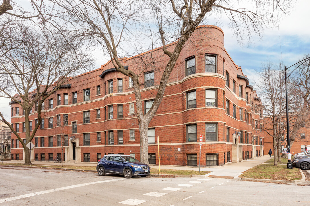 3116 W Logan Blvd in Chicago, IL - Foto de edificio