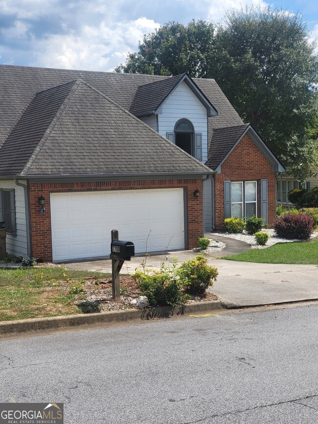 7700 Lakeshore Ct in Riverdale, GA - Building Photo - Building Photo