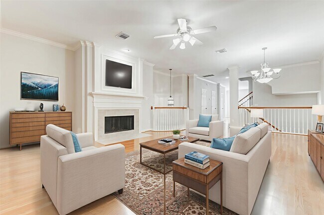 30 Waugh Dr in Houston, TX - Building Photo - Building Photo