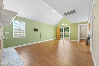 8542 Goldeneye Ln, Unit 2 in Jacksonville, FL - Building Photo - Building Photo