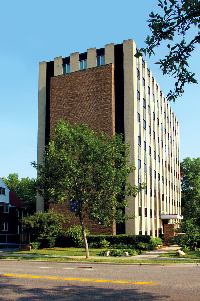 Birge House in Madison, WI - Foto de edificio - Building Photo