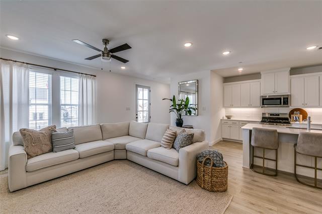 8845 Stablehand Mews in Frisco, TX - Building Photo