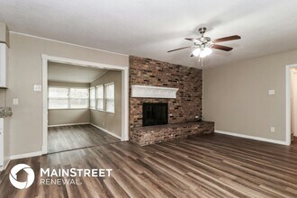 3812 Glenmont Dr in Fort Worth, TX - Foto de edificio - Building Photo