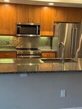 800 N Tamiami Trl in Sarasota, FL - Foto de edificio - Building Photo