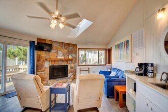 2 Banks Channel in Surf City, NC - Building Photo - Building Photo