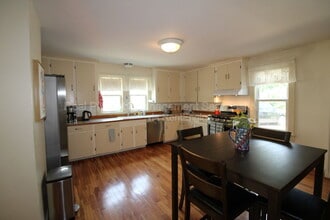 26 Green St in Exeter, NH - Building Photo - Building Photo