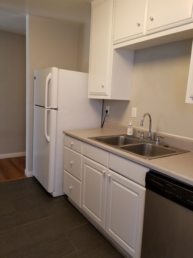 151 Ardmore Ave in Hermosa Beach, CA - Building Photo - Building Photo