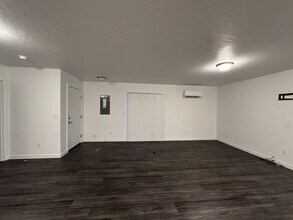 275 Stockton Ave in Umatilla, OR - Foto de edificio - Building Photo