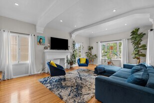 6231 Orange St in Los Angeles, CA - Building Photo