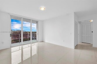 7661 NW 107th Ave, Unit 207 in Doral, FL - Building Photo - Building Photo