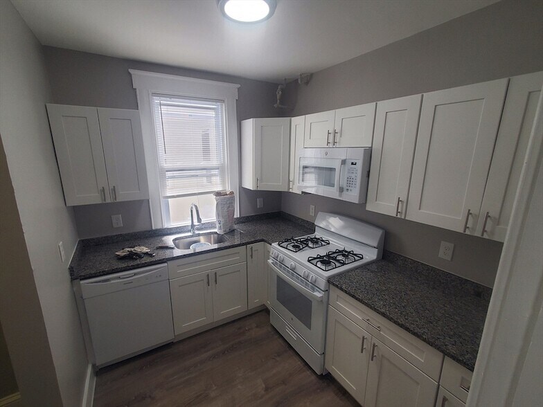 738 Washington St, Unit 25 in Norwood, MA - Building Photo