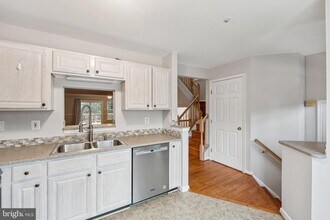 13524 Hayworth Dr in Potomac, MD - Building Photo - Building Photo