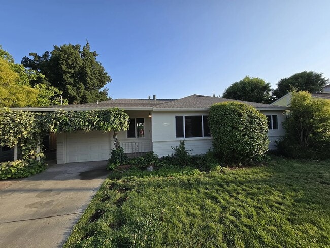 property at 934 Juanita Dr