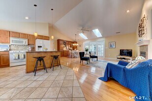 46 Samuel Ln in Mansfield, CT - Building Photo