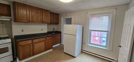 386 Madison Ave, Unit Second Floor in Albany, NY - Building Photo - Building Photo