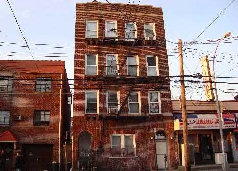 9013 43rd Ave in Elmhurst, NY - Building Photo