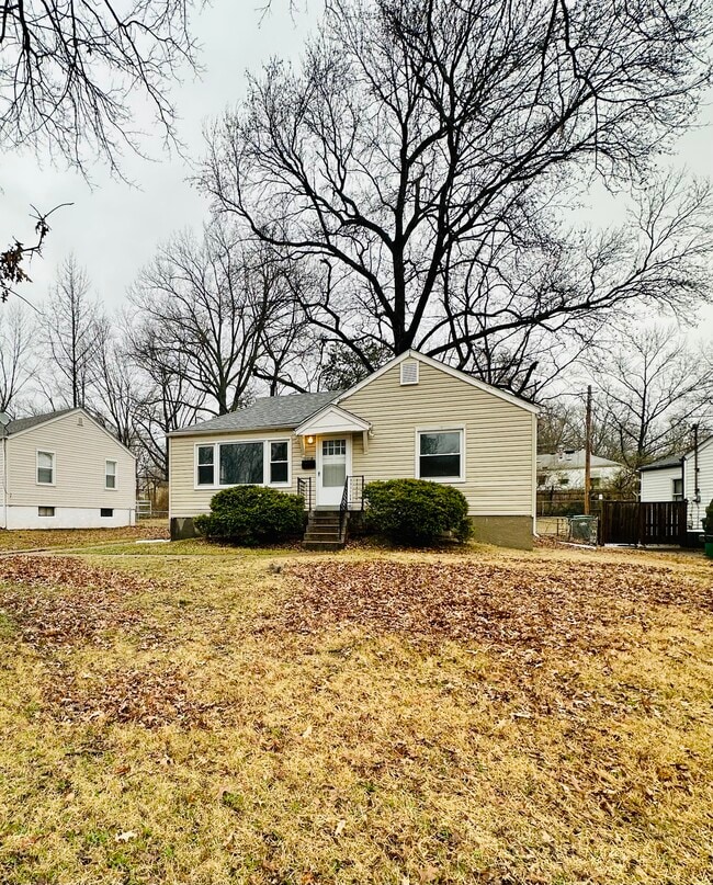 property at 2018 Raven Dr