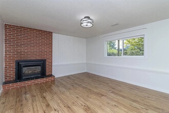 5235 Miller Rd in Duncan, BC - Building Photo - Building Photo