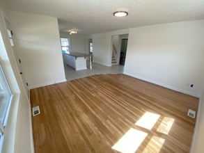 1504 Vine St in Jasper, IN - Foto de edificio - Building Photo