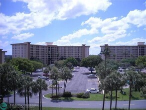 2650 S Course Dr in Pompano Beach, FL - Building Photo - Building Photo